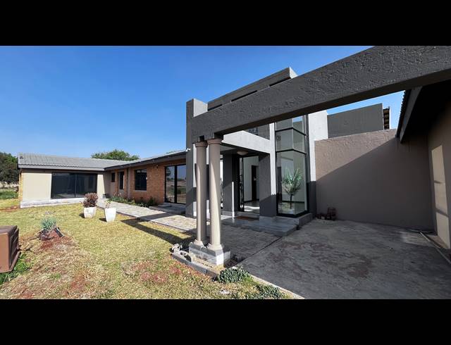 15,749M² SMALLHOLDING FOR SALE IN FAIRLEADS